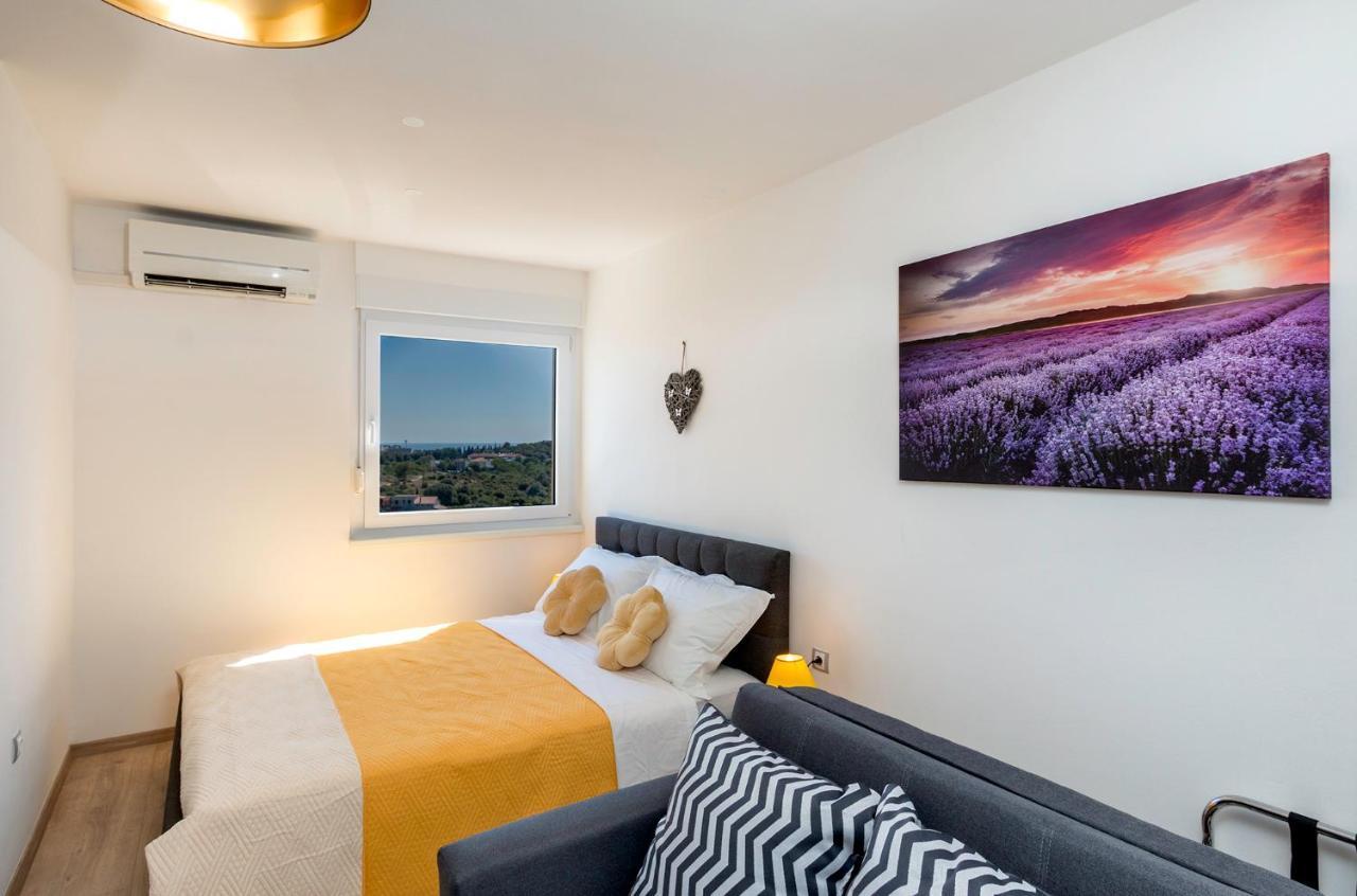Apartman Vita พูลา ภายนอก รูปภาพ