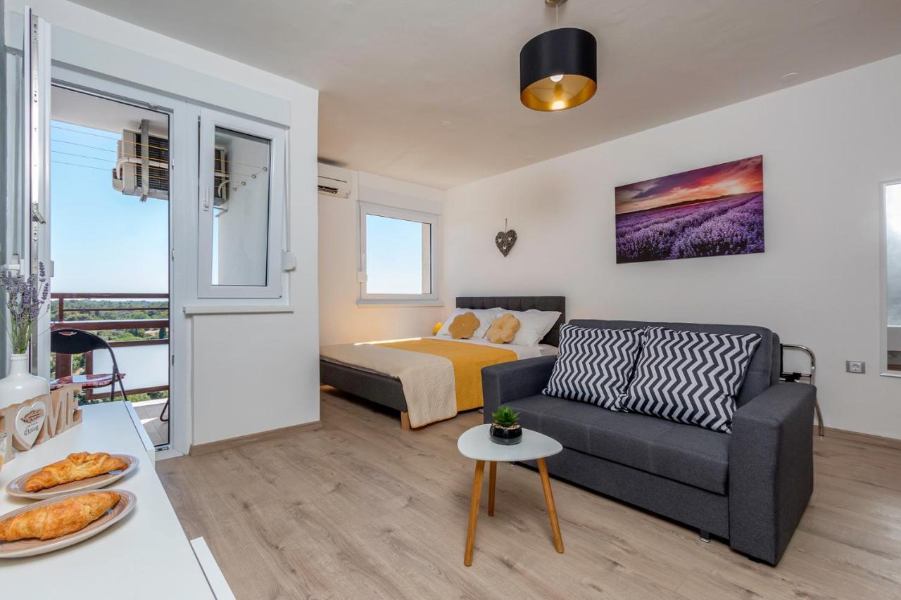 Apartman Vita พูลา ภายนอก รูปภาพ