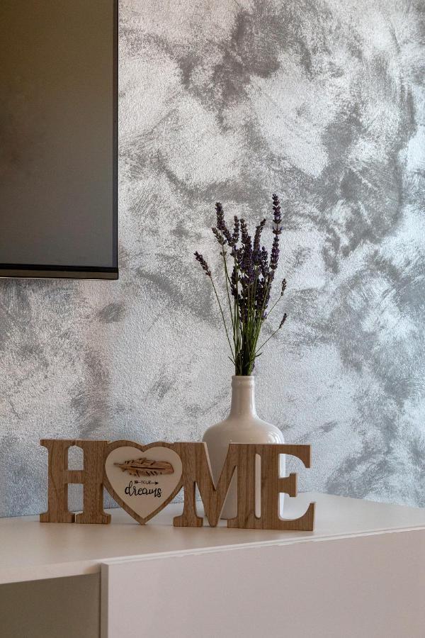 Apartman Vita พูลา ภายนอก รูปภาพ